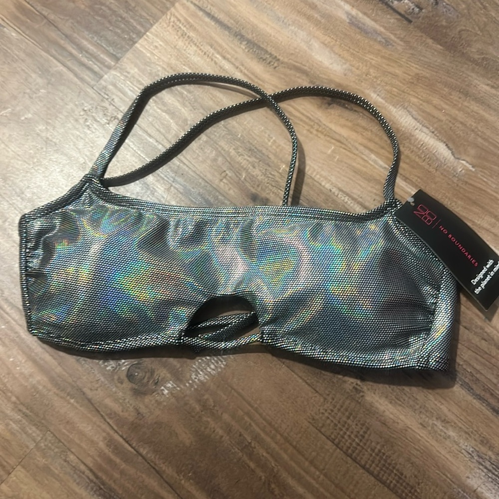 NO BOUNDARIES JUNIORS METALLIC BIKINI TOP: NEW WITH TAGS: SIZE M (7-9)